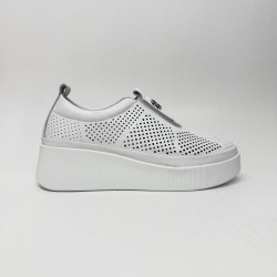 Białe sneakersy LUNA na platformie