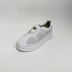 Białe sneakersy LUNA na platformie
