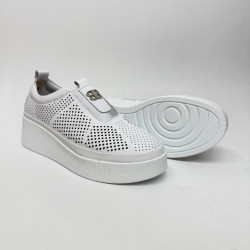 Białe sneakersy LUNA na platformie